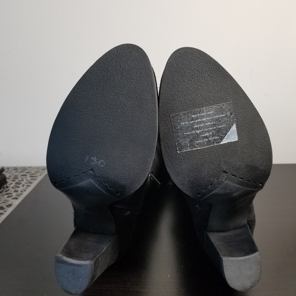 UGG 1013679 Ava genuine Shealing Lined Tall Water Reaistant Boot black Suede 11 - Picture 3 of 14